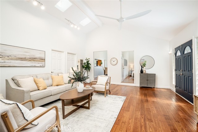 Detail Gallery Image 14 of 61 For 118 Adams Ave, Huntington Beach,  CA 92648 - 3 Beds | 2 Baths