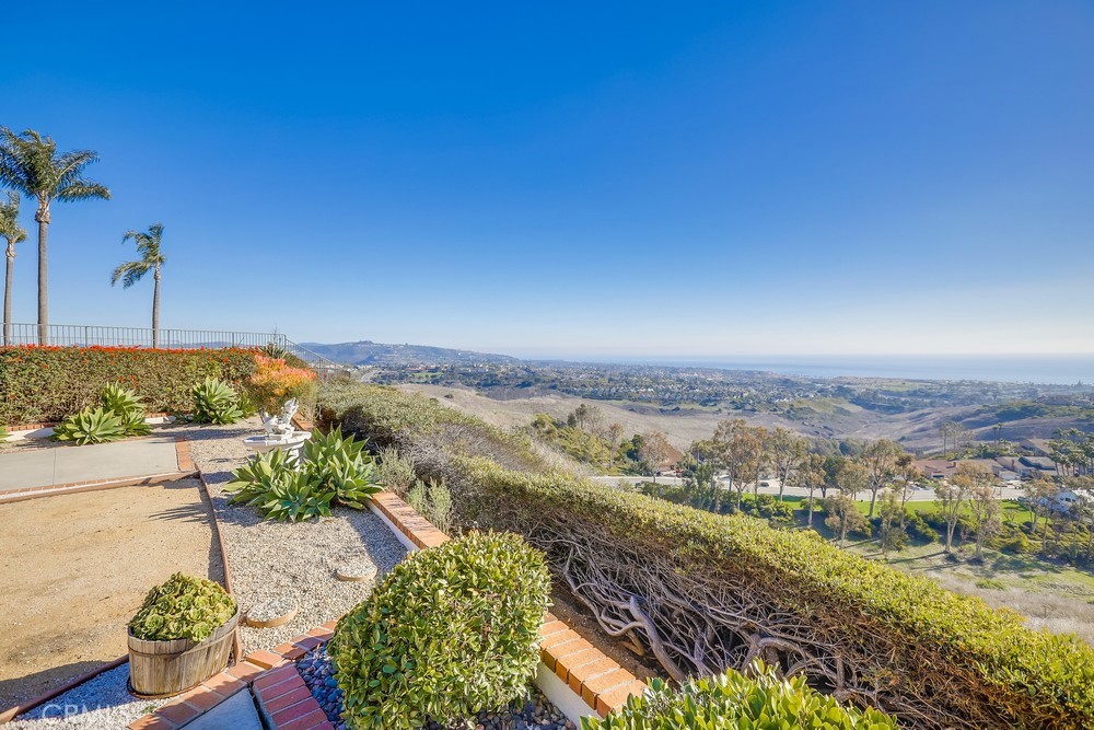 MLS #OC25265308 image #4