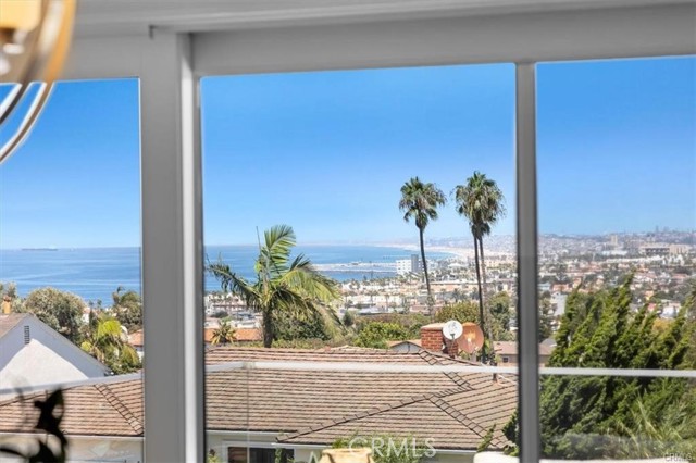 332 Calle Mayor, Redondo Beach CA: https://media.crmls.org/medias/a126de49-7347-42fd-8bd0-14a01f405b77.jpg