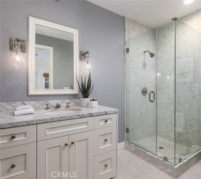 Detail Gallery Image 21 of 69 For 125 Kings Pl, Newport Beach,  CA 92663 - 5 Beds | 6/1 Baths