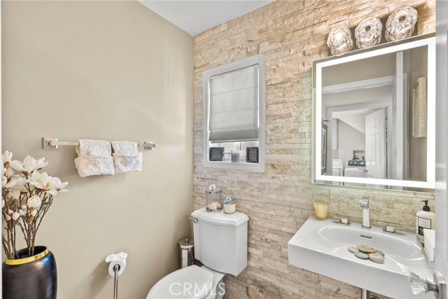 Image 19 of 44 For 7282 Woodvale Court
