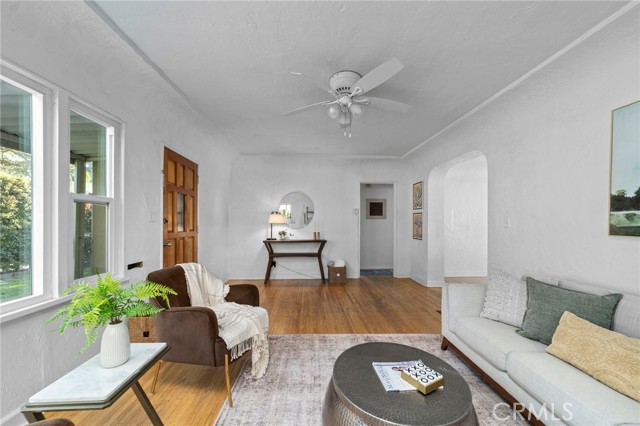 Detail Gallery Image 10 of 33 For 1119 Princeton Dr, Glendale,  CA 91205 - 2 Beds | 1 Baths