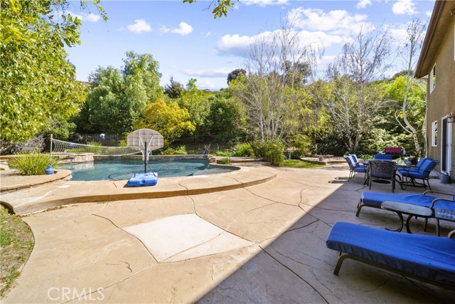 Detail Gallery Image 2 of 68 For 22262 Trinity Pl, Saugus,  CA 91390 - 5 Beds | 3 Baths