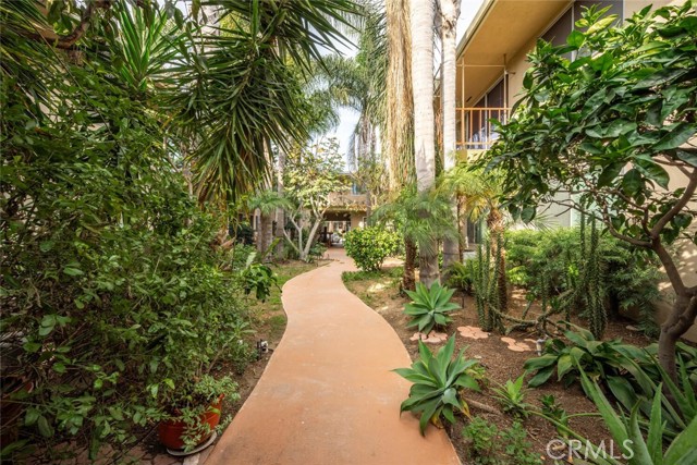 Detail Gallery Image 4 of 23 For 1604 E 2nd 1a,  Long Beach,  CA 90802 - 2 Beds | 2 Baths