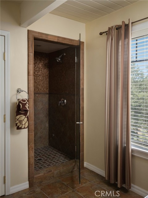 Detail Gallery Image 26 of 38 For 28982 N Shore Rd, Lake Arrowhead,  CA 92352 - 4 Beds | 5 Baths