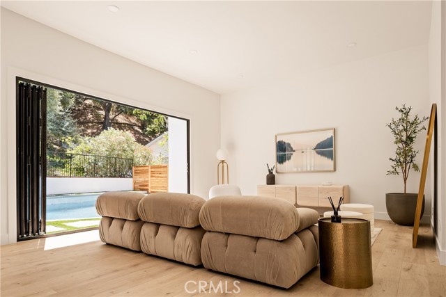 Detail Gallery Image 6 of 44 For 3219 Laurel Canyon Bld, Studio City,  CA 91604 - 4 Beds | 2/1 Baths