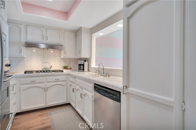 653 Manhattan Beach Blvd., Manhattan Beach, California 90266, 2 Bedrooms Bedrooms, 0 ,2 BathroomsBathrooms,Residential,For Sale,Manhattan Beach Blvd.,0,SB26112848