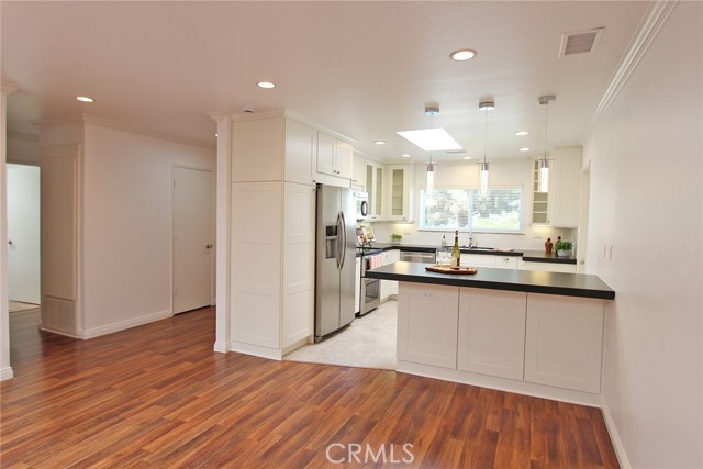 5385 Paseo Del Lago W, Laguna Woods CA: https://media.crmls.org/medias/a12cd7e0-2dbe-47e1-b211-967c57dbe40a.jpg