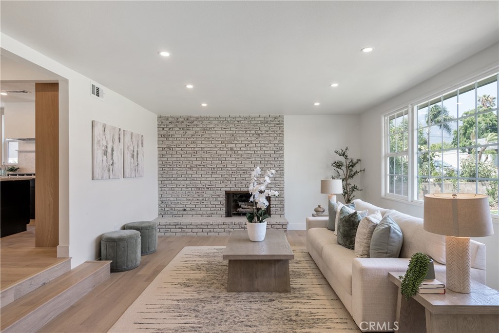 MLS #CV25177560 img 4