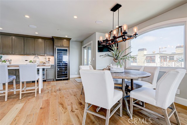 Detail Gallery Image 14 of 53 For 303 7th St a,  Manhattan Beach,  CA 90266 - 3 Beds | 3/1 Baths