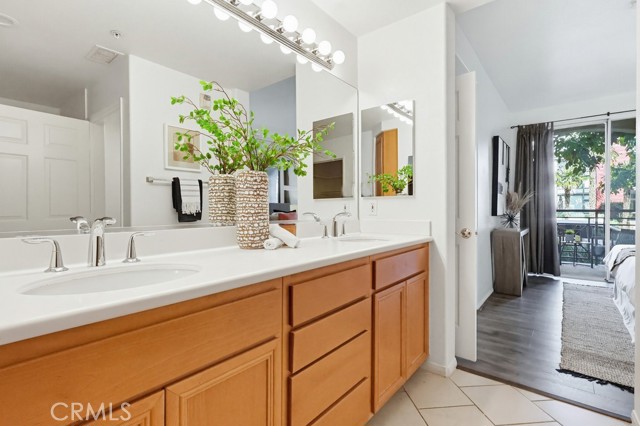 Image 18 of 75 For 13075 Pacific Promenade  115