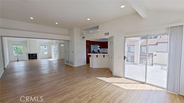 Detail Gallery Image 5 of 27 For 137 Corsica Dr, Newport Beach,  CA 92660 - 2 Beds | 1 Baths