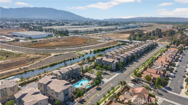 Detail Gallery Image 33 of 38 For 893 Tangelo Way #103,  Corona,  CA 92878 - 3 Beds | 3/1 Baths