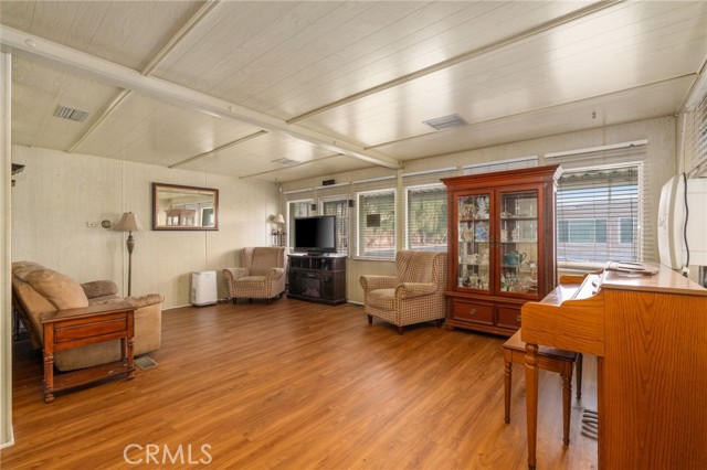 2692 Highland Avenue, Highland CA: https://media.crmls.org/medias/a12ed842-18ea-42b7-9d4b-e13ebbb2c1a3.jpg