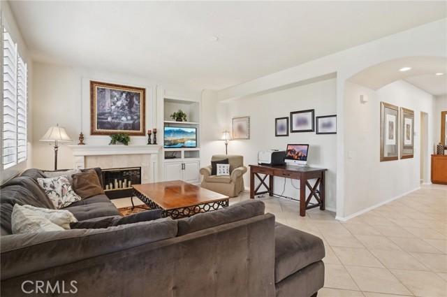 Detail Gallery Image 9 of 65 For 20504 Bergamo Way, Porter Ranch,  CA 91326 - 5 Beds | 3 Baths