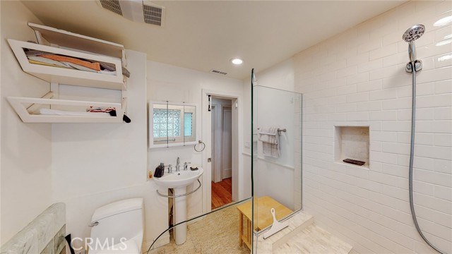 Detail Gallery Image 12 of 35 For 274 3 Diamond St, Laguna Beach,  CA 92651 - 3 Beds | 2/1 Baths