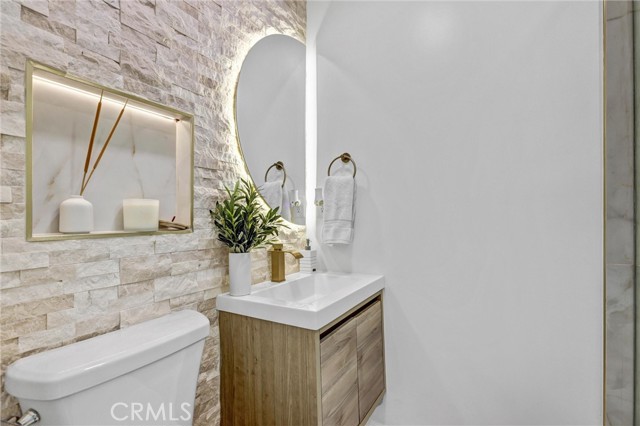 Detail Gallery Image 27 of 43 For 13021 Killion St, Sherman Oaks,  CA 91401 - 3 Beds | 2/1 Baths