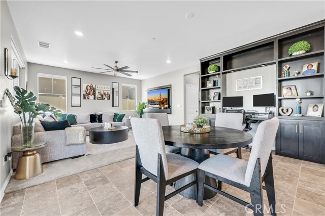 Detail Gallery Image 13 of 49 For 2493 Gunner Ridge Way, Rialto,  CA 92377 - 3 Beds | 2/1 Baths