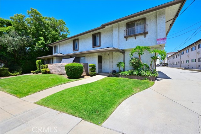 121 E Live Oak Street, San Gabriel CA: https://media.crmls.org/medias/a13115ce-1dde-4437-83f5-9ff3d42a46c3.jpg