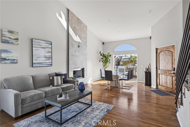 Detail Gallery Image 25 of 75 For 28 10th Ct (9th St Walkstreet), Hermosa Beach,  CA 90254 - 4 Beds | 3/2 Baths