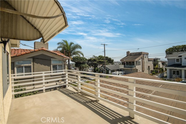 1257 10th Street, Hermosa Beach, California 90254, 3 Bedrooms Bedrooms, ,1 BathroomBathrooms,Residential,Sold,10th,PV21201232