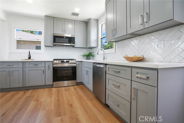 Detail Gallery Image 5 of 23 For 5626 Lenore Ave, Arcadia,  CA 91006 - 3 Beds | 2 Baths