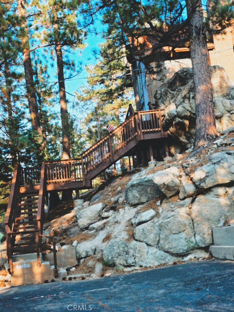 https://media.crmls.org/medias/a13239e6-0016-4533-9806-032361316cf1.jpg?preset=X-Large