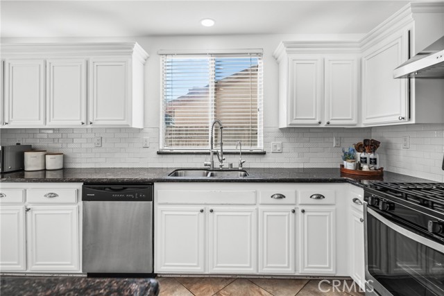 Detail Gallery Image 15 of 40 For 2110 Laurelwood Ct, Rosamond,  CA 93560 - 4 Beds | 2 Baths