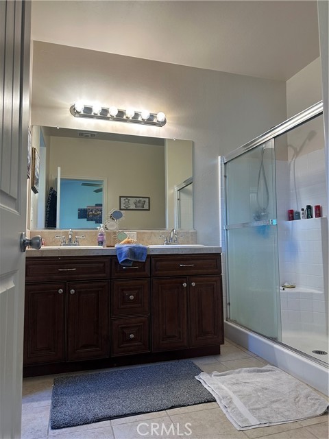 Detail Gallery Image 14 of 23 For 1611 Brea St, Bakersfield,  CA 93307 - 3 Beds | 2 Baths