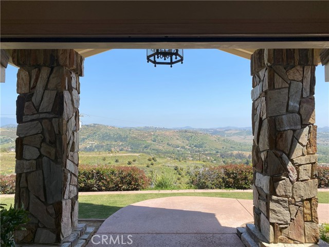 Detail Gallery Image 12 of 47 For 3019 Dos Lomas, Fallbrook,  CA 92028 - 4 Beds | 3/1 Baths