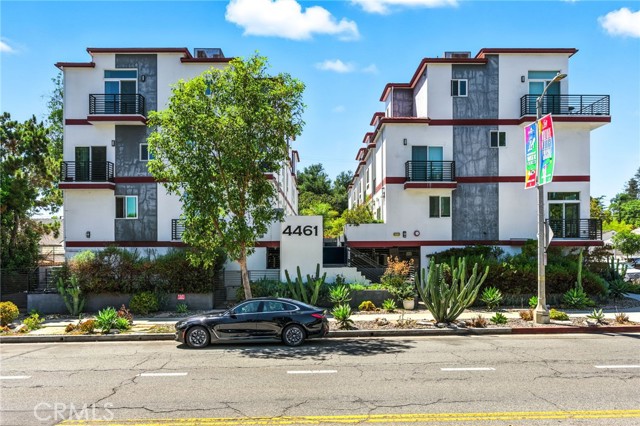Detail Gallery Image 1 of 43 For 4461 Tujunga Ave #102,  Studio City,  CA 91602 - 3 Beds | 2/1 Baths