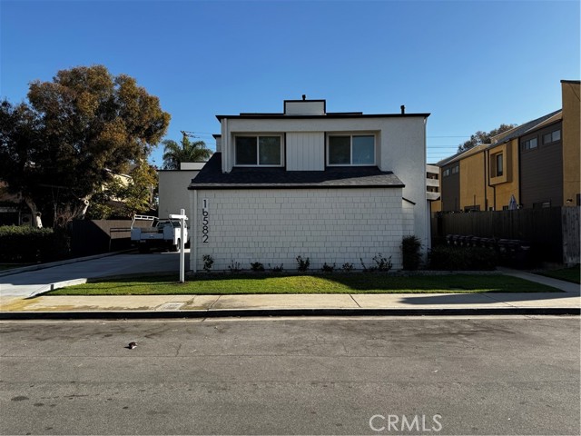 Detail Gallery Image 1 of 31 For 16582 Jib Cir #1,  Huntington Beach,  CA 92649 - 3 Beds | 2 Baths