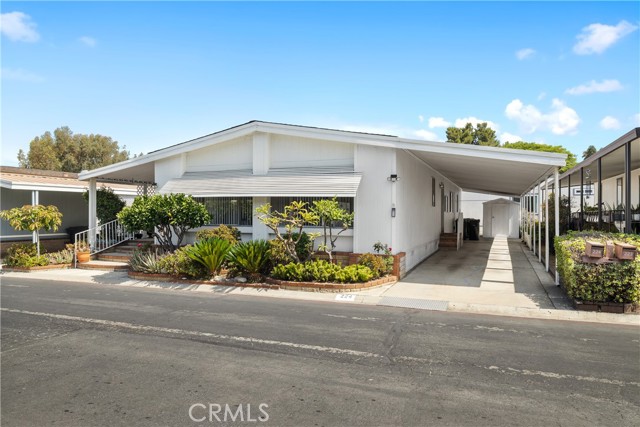 1919 W Coronet Avenue, Anaheim CA: https://media.crmls.org/medias/a136a77f-7c0d-49fb-9deb-5b57d6742ebd.jpg
