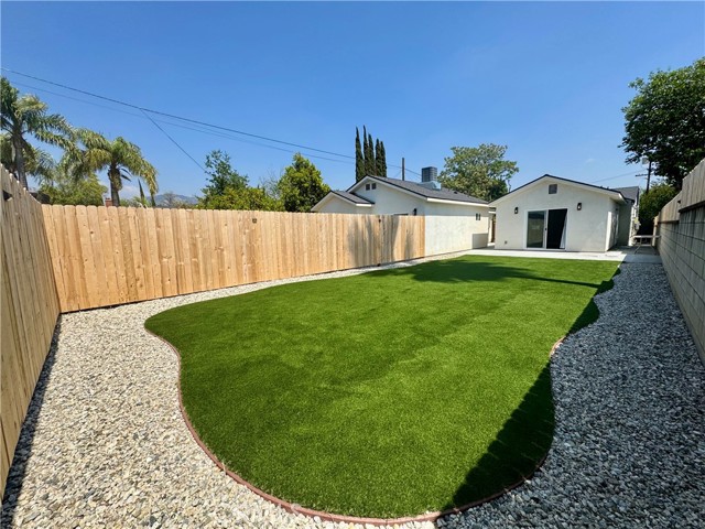 13931 Aztec Street, Sylmar CA: https://media.crmls.org/medias/a1376e35-bdce-440d-b74c-e07a29a2d607.jpg