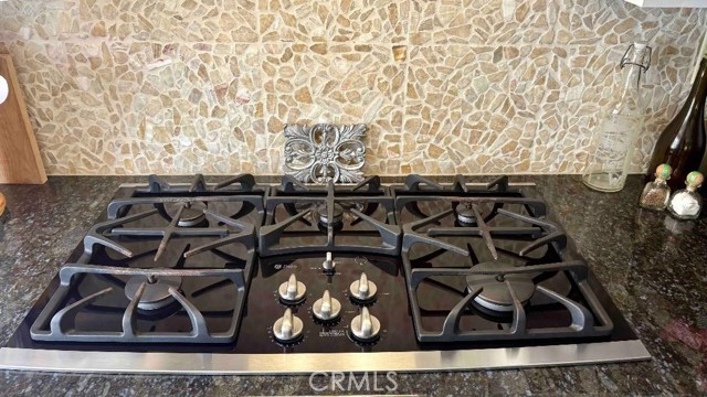 Detail Gallery Image 7 of 15 For 1133 7th Place, Hermosa Beach,  CA 90254 - 3 Beds | 2/1 Baths