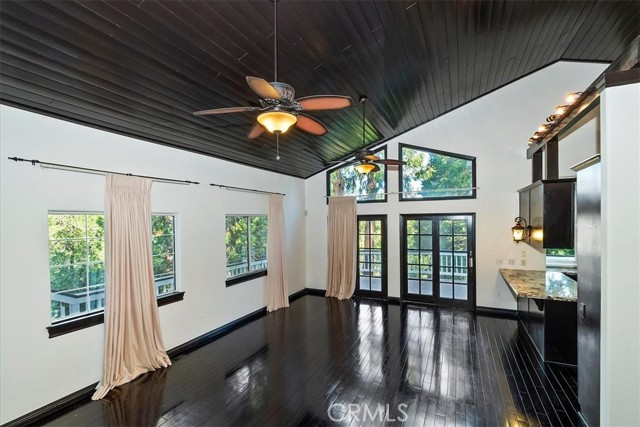 Detail Gallery Image 8 of 42 For 24048 Altdorf, Crestline,  CA 92325 - 3 Beds | 3/1 Baths