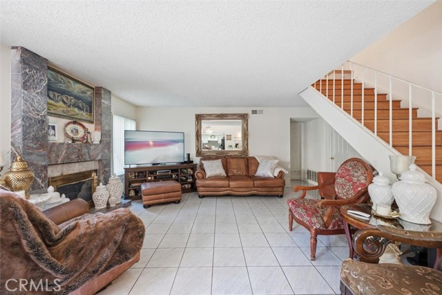 Image 20 of 72 For 6266 Shaker  