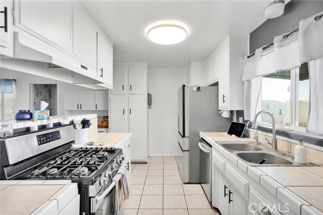 Detail Gallery Image 12 of 44 For 411 Mcbroom, Barstow,  CA 92311 - 3 Beds | 2 Baths