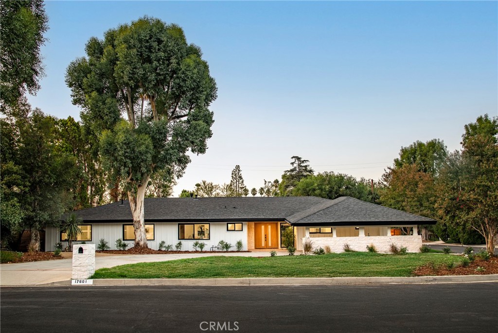 17601 McCormick Street