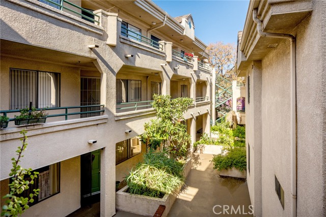 Detail Gallery Image 18 of 19 For 1323 E Broadway #104,  Glendale,  CA 91205 - 2 Beds | 2 Baths