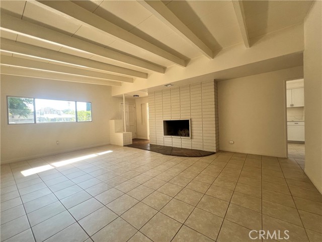 Detail Gallery Image 4 of 44 For 38710 Yucca Tree St, Palmdale,  CA 93551 - 4 Beds | 2 Baths