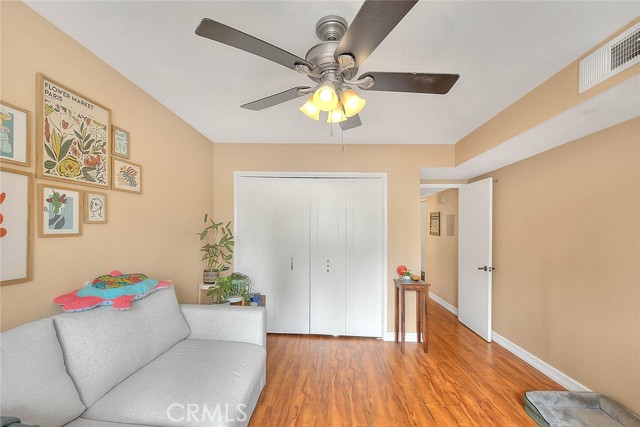 330 W California Boulevard, Pasadena CA: https://media.crmls.org/medias/a13af690-f4ed-4237-9e2e-a641d40b01e7.jpg