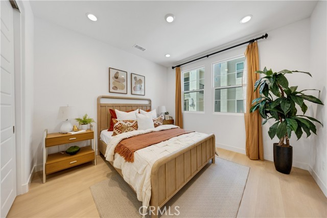 Detail Gallery Image 11 of 72 For 251 Tank, Irvine,  CA 92618 - 4 Beds | 3/1 Baths