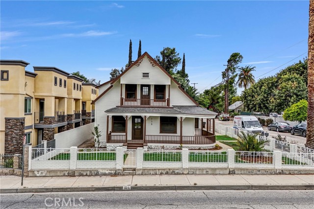 239 N San Antonio Avenue, Upland CA: https://media.crmls.org/medias/a13b242d-2a73-433b-943c-6e59f206db16.jpg