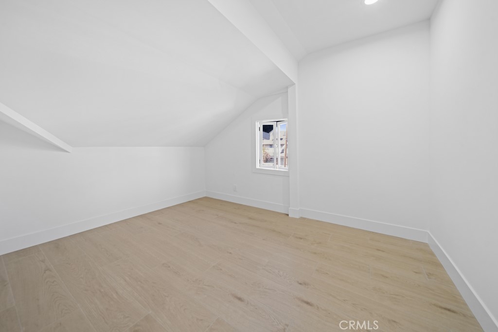 https://media.crmls.org/medias/a13b4b5b-ac0d-46ed-a1ce-0bc6e62eead8.jpg?preset=X-Large