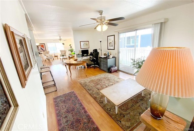 Detail Gallery Image 2 of 13 For 20701 Beach Blvd #7,  Huntington Beach,  CA 92648 - 2 Beds | 2 Baths