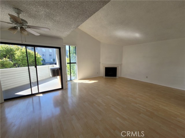 Detail Gallery Image 8 of 16 For 10521 National Bld #209,  Los Angeles,  CA 90034 - 2 Beds | 2 Baths