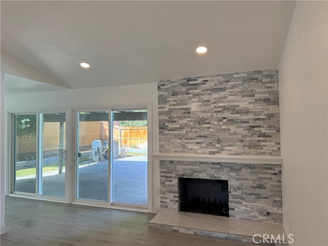 Detail Gallery Image 2 of 8 For 1638 Zinnia St, Corona,  CA 92882 - 3 Beds | 2 Baths