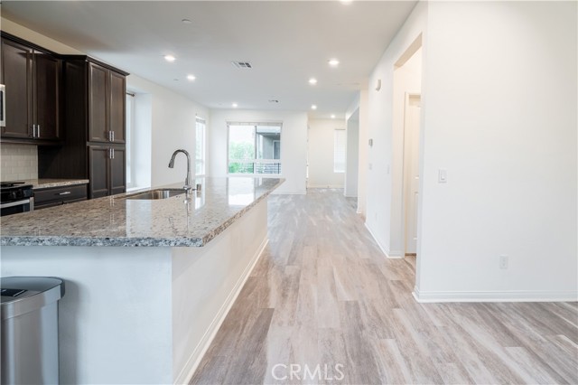 Detail Gallery Image 16 of 53 For 20618 Desert Ash, Winnetka,  CA 91306 - 4 Beds | 4 Baths