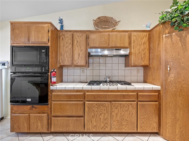 18668 Kamana Road, Apple Valley CA: https://media.crmls.org/medias/a13be31a-ead2-440c-8ac2-32ef2d334f80.jpg